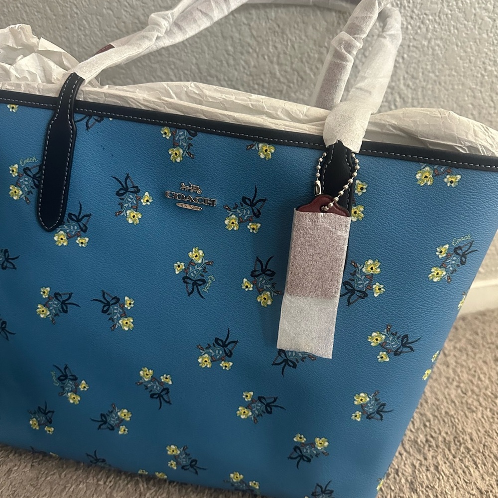 Coach Blue Floral Tote Bag - Picture 4 of 12